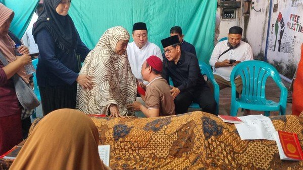 pramono-melayat-ke-rumah-duka-affan-kurniawan-taufiqdetikcom-1756427341185_169